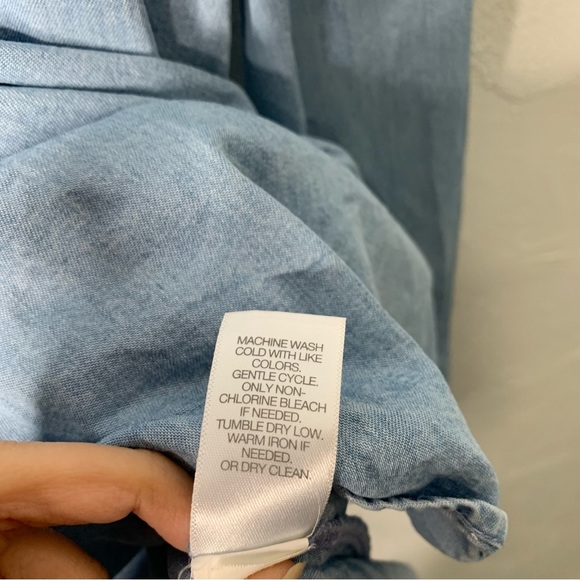 J.Jill XL Light Wash Chambray Denim Tunic Top V Neck Long Sleeve Relaxed Fit - Picture 5 of 9